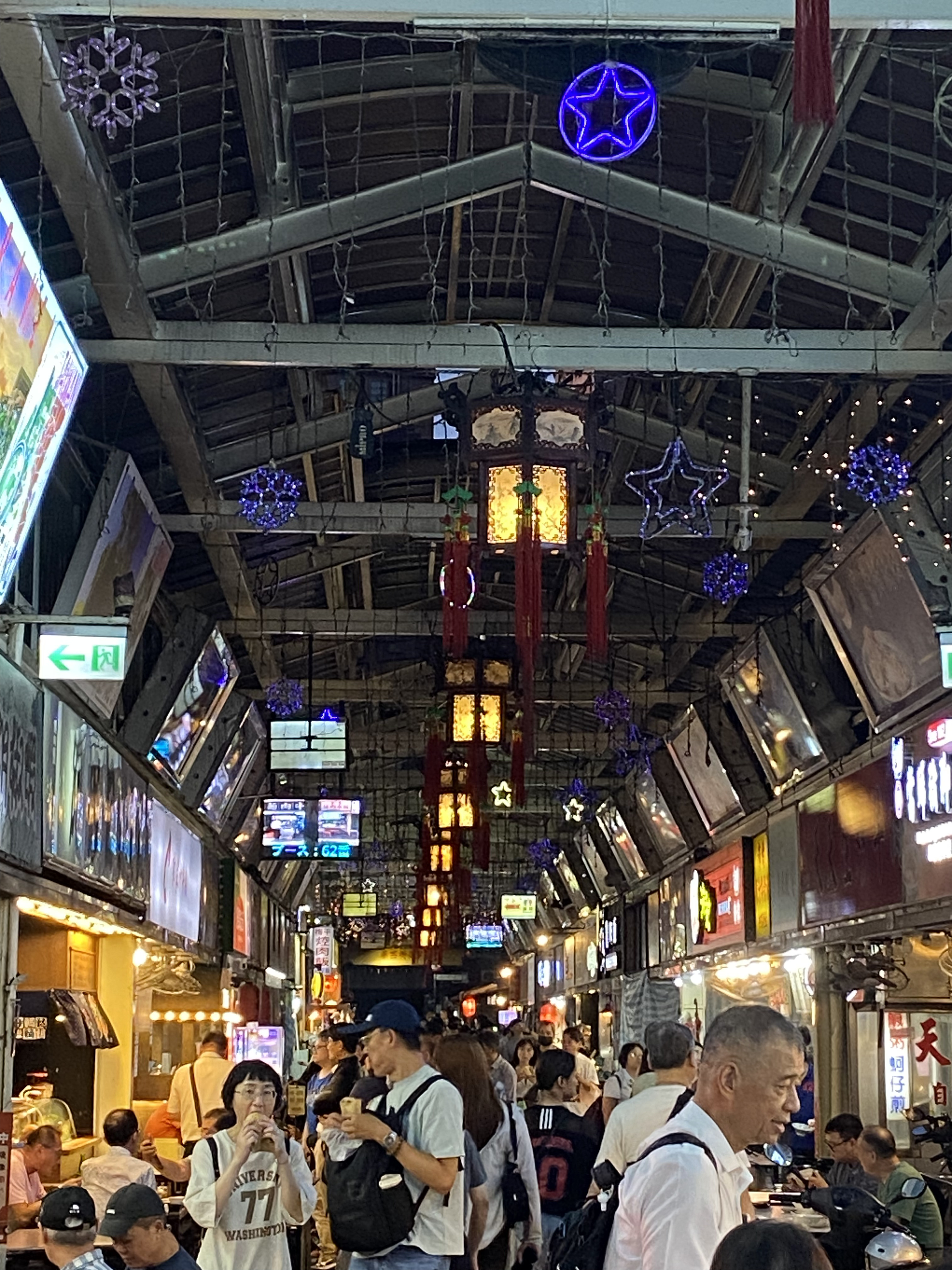 華西街 - 艋舺青山宮