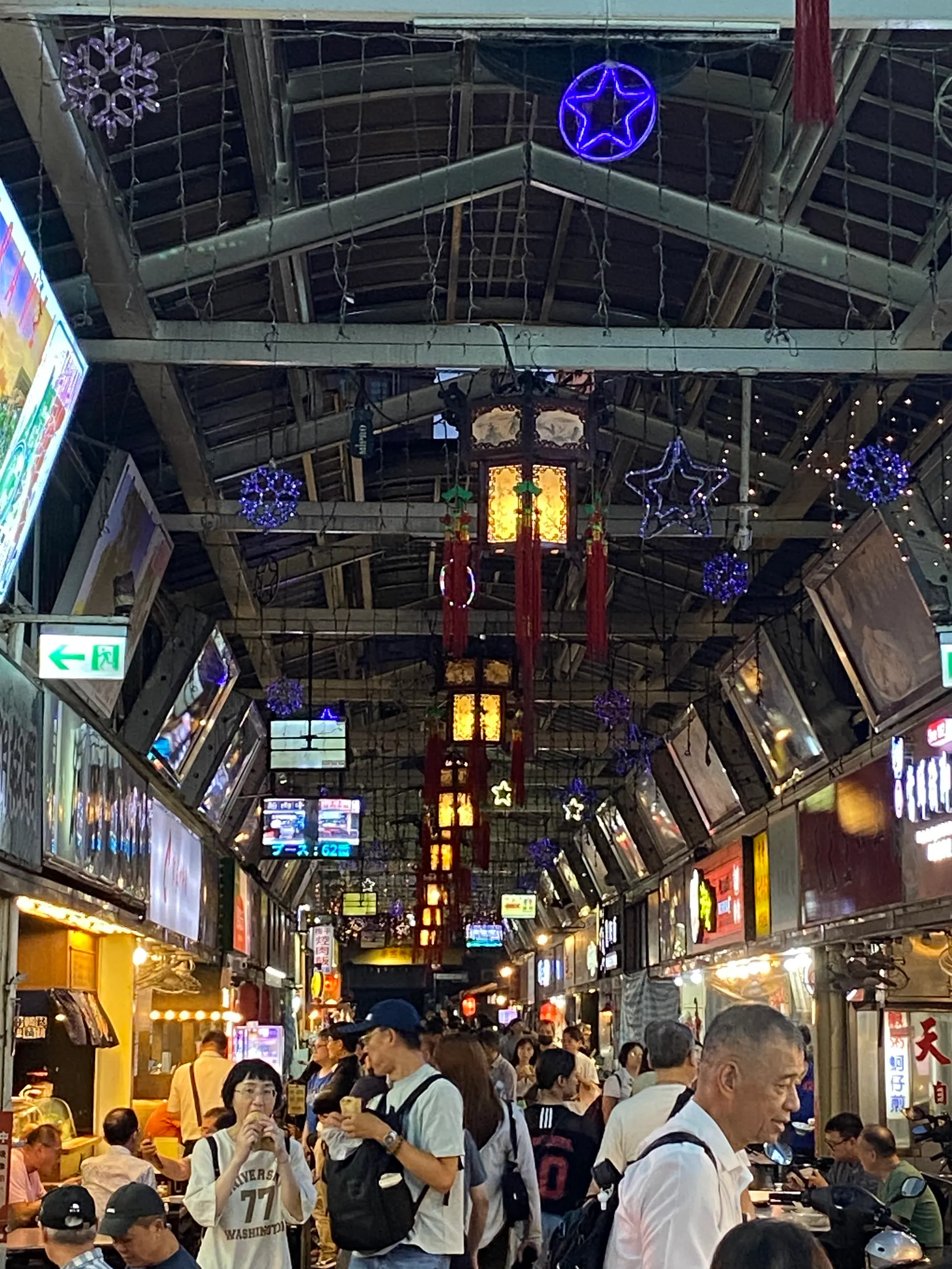 華西街 - 艋舺青山宮